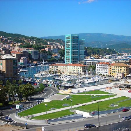 Appartamento Con Ac-Wi-Fi- Centro A 7 Min Savona Exterior foto