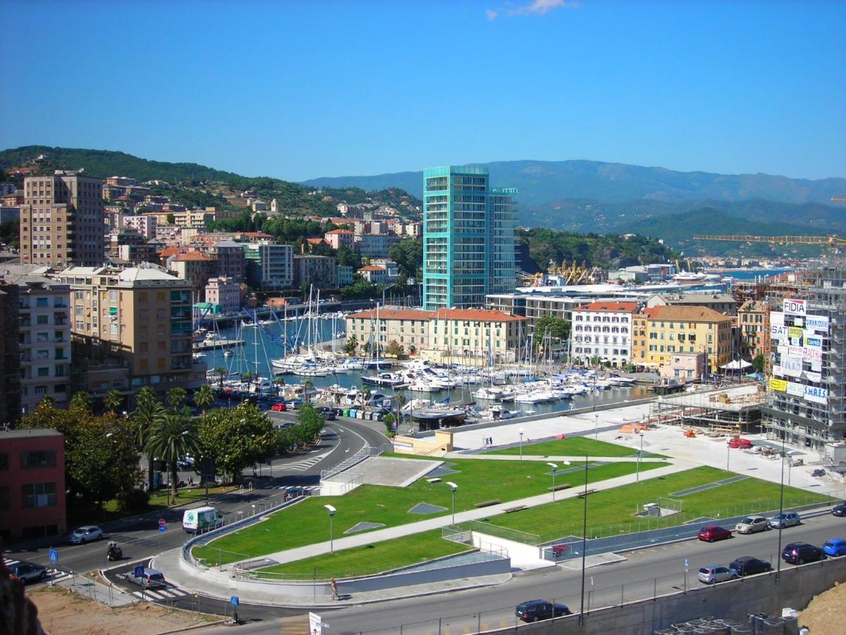 Appartamento Con Ac-Wi-Fi- Centro A 7 Min Savona Exterior foto